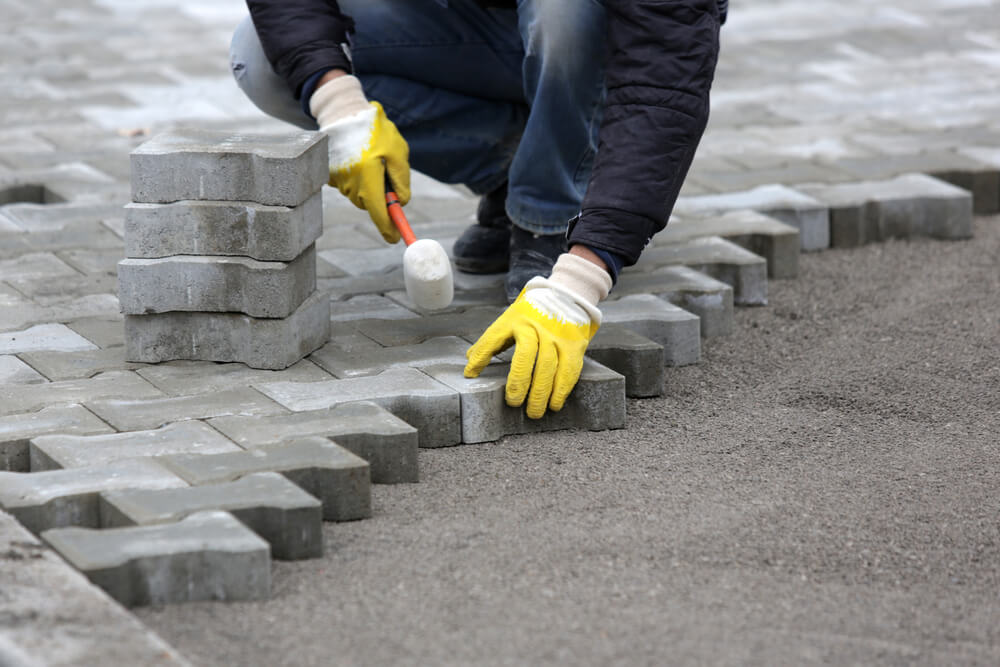 Paver-Design-5-Types-of-Pavers-For-Your-Next-Landscaping-Project