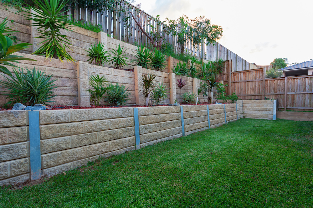 Retaining wall